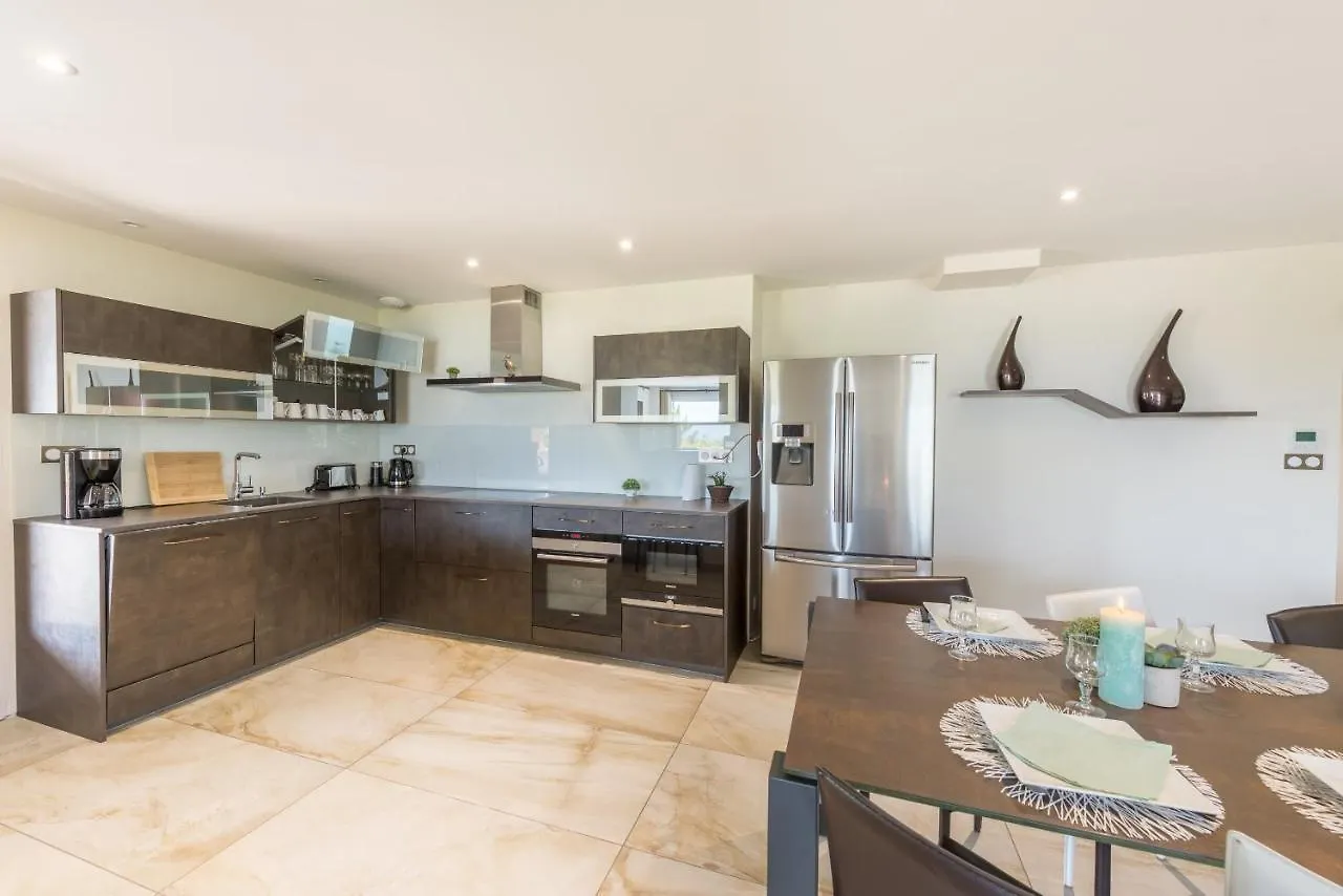 New! Villa L'Or Bleu -Duplex & Mainfloor- By Les Eclectiques