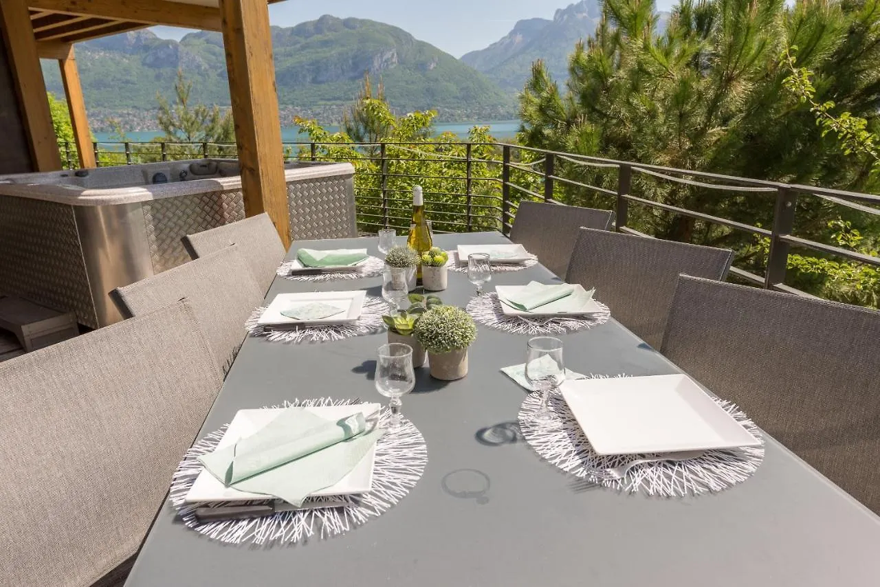 New! Villa L'Or Bleu -Duplex & Mainfloor- By Les Eclectiques