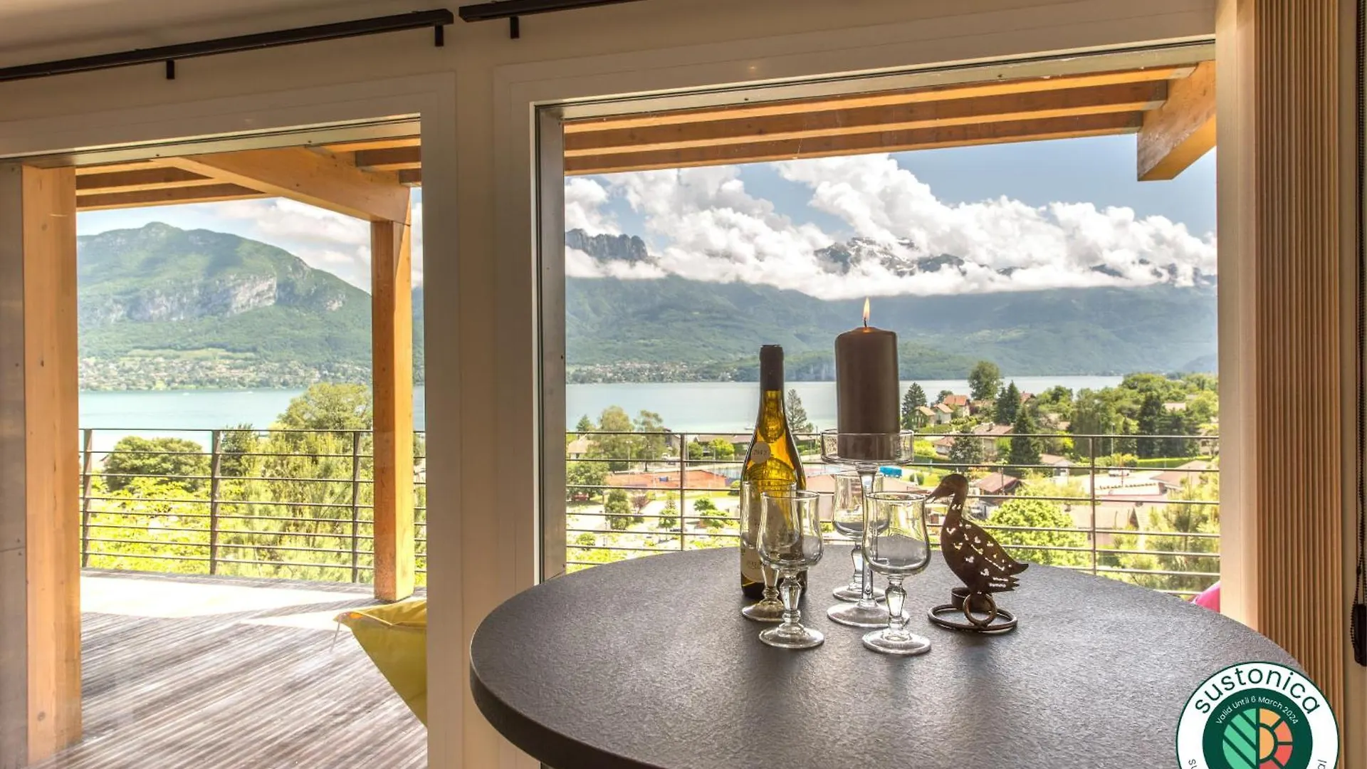 New! Villa L'Or Bleu -Duplex & Mainfloor- By Les Eclectiques